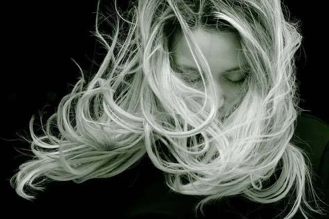 Jak wybrać odpowiednią odżywkę do włosów?